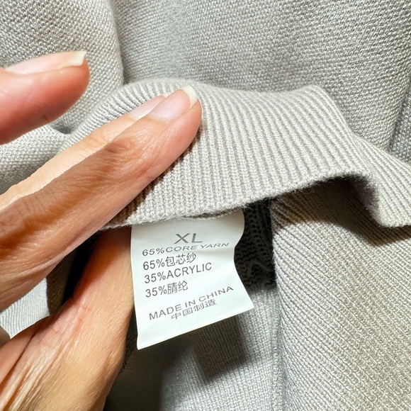 Graphic Beige Sweater - Picture 7 of 7